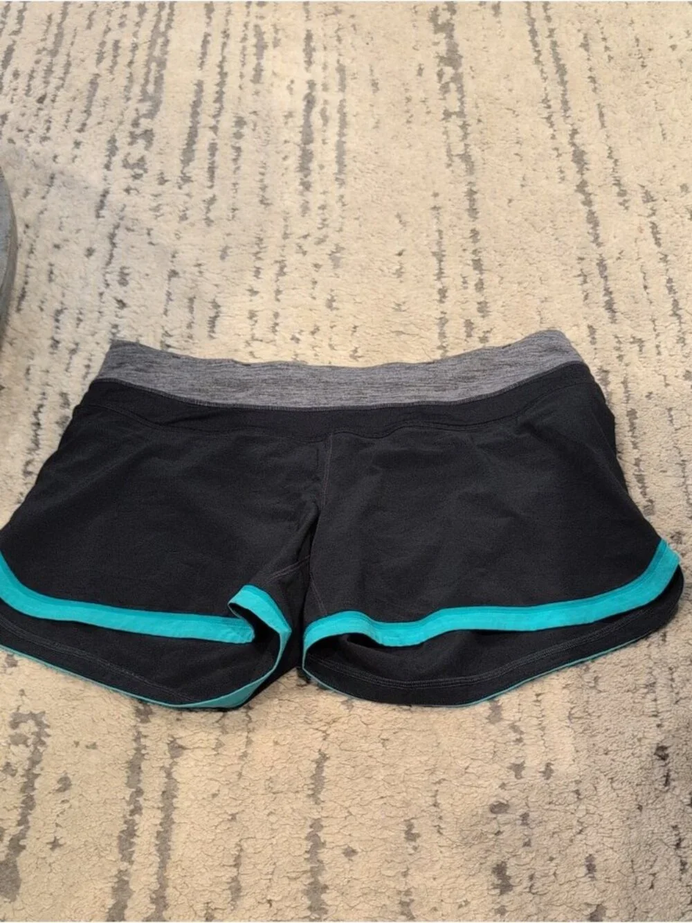 Lululemon Groovy Run Short Black/ Heathered Grey / Teal